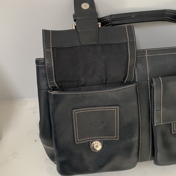 Pre-Owned Authentic Coach Soho Double Pocket Black Leather Bag (J05S-6468) - Picture 4 of 11